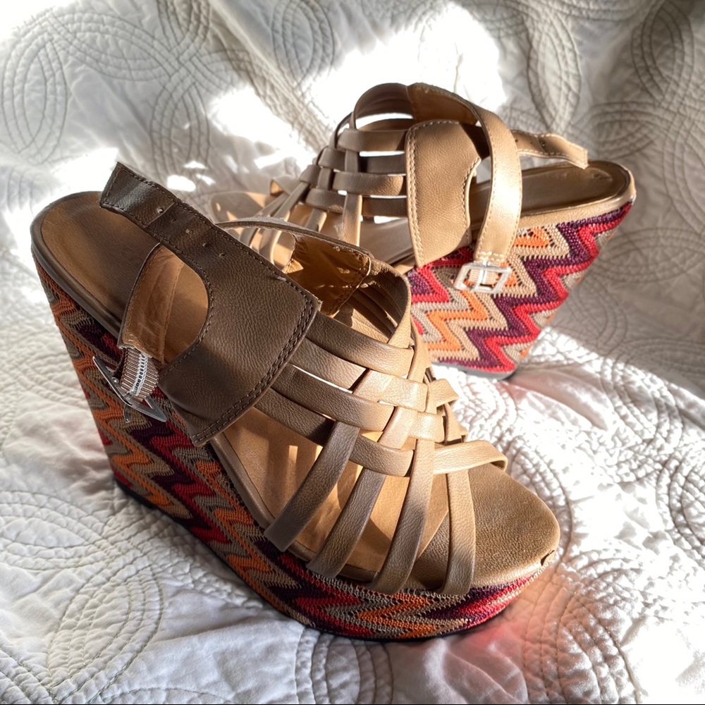 Charlotte Russe platforms sz 6